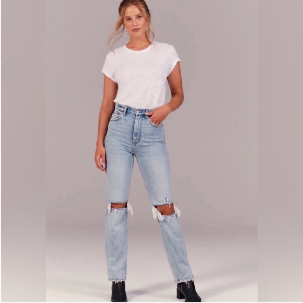Abercrombie & Fitch The 90s Straight Ultra High Rise Size 26 / 2 Short